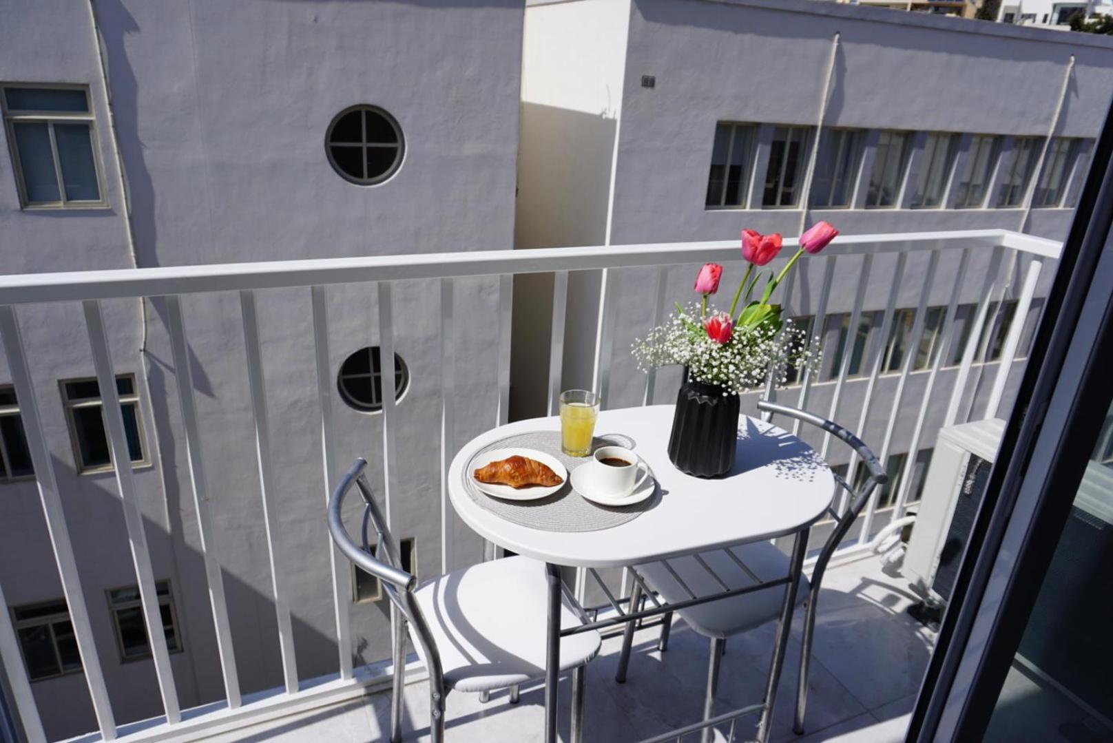 Korzo Suites Gzira Екстериор снимка